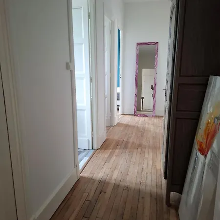 D Histoire Apartament